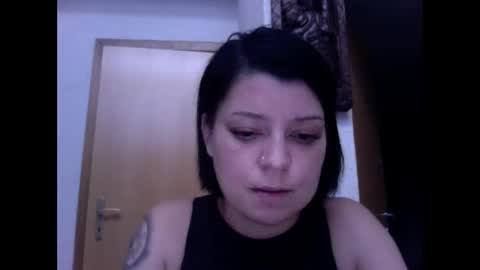 ellisellies online show from 9, 10, 2025