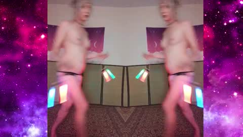 elly Apples online show from 4, 12, 2025