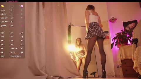 Snapshot of elly_belly chatting on 14, 11, 2025 Elly online show from 14, 11, 2025