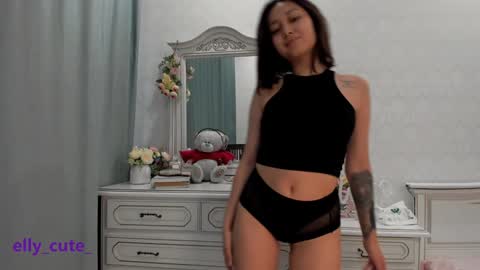 Elly Cute  online show from 4, 12, 2024
