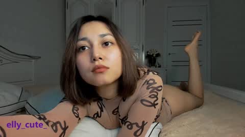 Elly Cute  online show from 25, 1, 2025