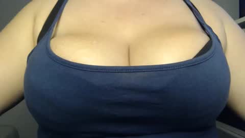 Snapshot of elly_denise chatting on 24, 10, 2025 Denise online show from 24, 10, 2025