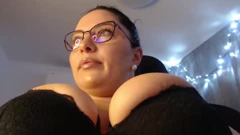 Snapshot of elly_denise chatting on 7, 11, 2025 Denise online show from 7, 11, 2025