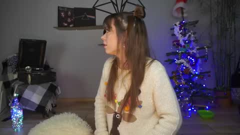 Snapshot of elly_fry chatting on 31, 12, 2024 Art Place online show from 31, 12, 2024