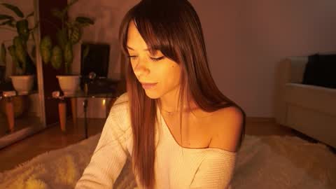 Snapshot of elly_fry chatting on 11, 10, 2025 Art Place online show from 11, 10, 2025