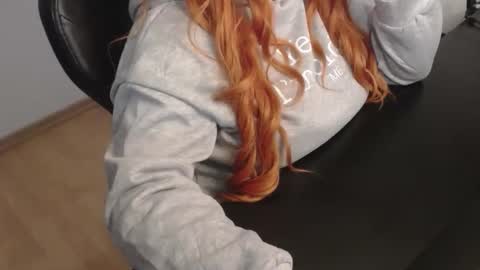 Elly online show from 15, 12, 2025