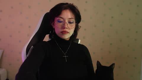 Snapshot of elly_uwuw chatting on 17, 12, 2025 Emy Castro online show from 17, 12, 2025