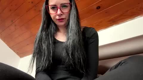 ellyadavis online show from 21, 11, 2025