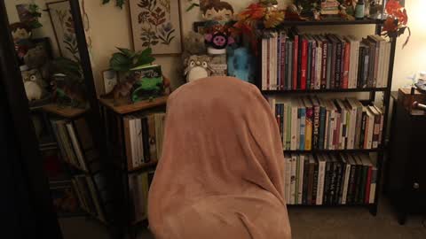 Elly Naomi online show from 2, 11, 2025