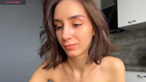 Snapshot of ellzabeth_ellison chatting on 6, 3, 2025 Im online Fri Sun Mon Tue Thu Fri Sat3 from 1000 online show from 6, 3, 2025