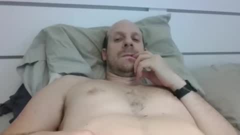 Mati Restrepo online show from 12, 3, 2026