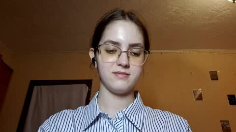 Snapshot of elmeraurora chatting on 6, 4, 2026 Kate online show from 6, 4, 2026