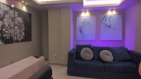 ELOISA OLIVERO online show from 30, 10, 2025