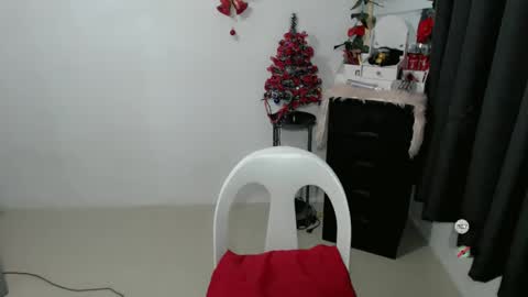 elora_charming online show from 8, 1, 2025