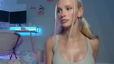 Snapshot of elsa_may chatting on 10, 3, 2026 elsa_may online show from 10, 3, 2026