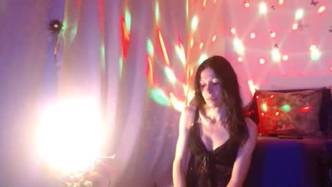 Elisa online show from 21, 10, 2025