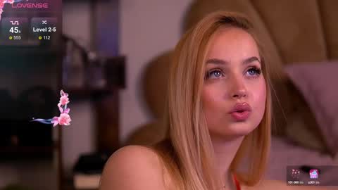 ElysaWetxx online show from 10, 3, 2025