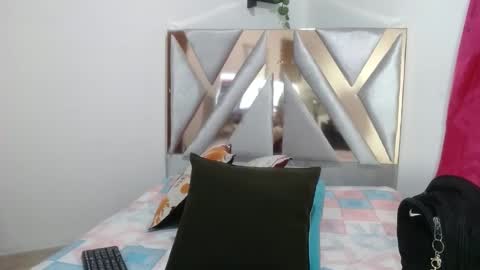 ElyThonsom online show from 5, 2, 2026