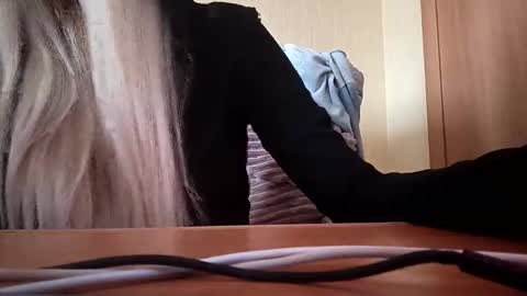 Elza Kom online show from 24, 10, 2025