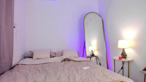 Snapshot of elza_fuentes01 chatting on 16, 10, 2025 Michelle online show from 16, 10, 2025