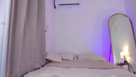 Snapshot of elza_fuentes01 chatting on 30, 10, 2025 Michelle online show from 30, 10, 2025