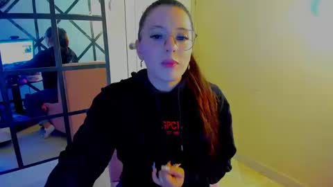 Snapshot of ema_04 chatting on 20, 10, 2025 Estefany Martinez Acua INSTAGRAM ema 04oficial online show from 20, 10, 2025