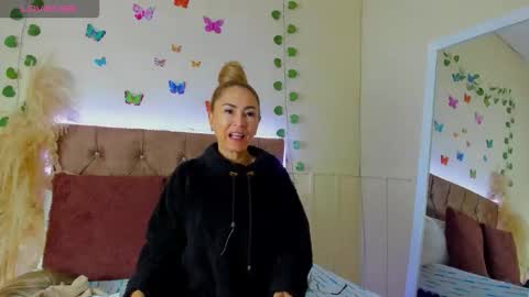 Snapshot of ema_garciaa chatting on 18, 10, 2025 ema garcia online show from 18, 10, 2025