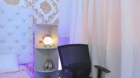 Snapshot of ema_lambert chatting on 11, 2, 2026 Ema Lambert online show from 11, 2, 2026