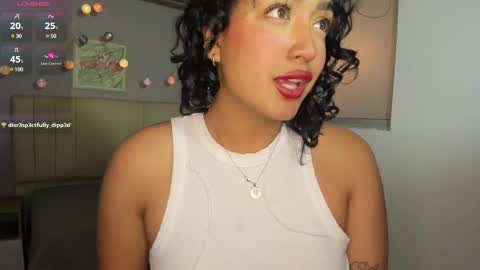 Snapshot of ema_saenz chatting on 18, 2, 2025 Ema online show from 18, 2, 2025