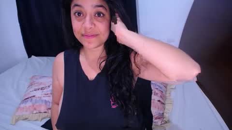 Snapshot of ember_wanda_ chatting on 5, 2, 2025 Ember and Wanda online show from 5, 2, 2025