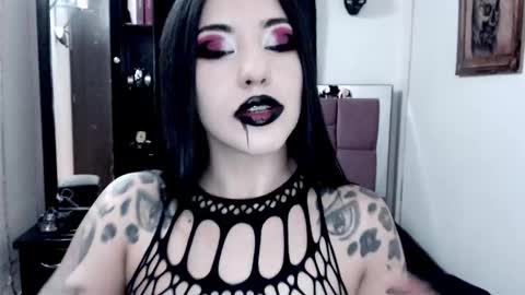 Emerald Black online show from 17, 10, 2025