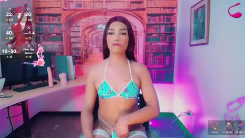 Snapshot of emeli_roushot chatting on 13, 11, 2025 Emeli online show from 13, 11, 2025