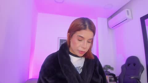 emelie_89 online show from 29, 12, 2024