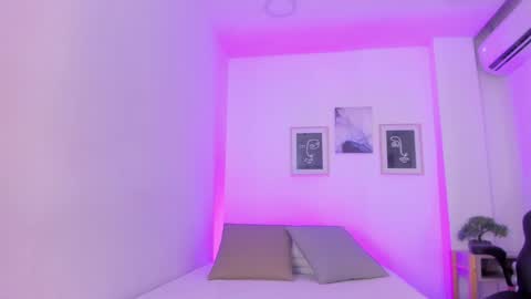 emelie_89 online show from 30, 12, 2024