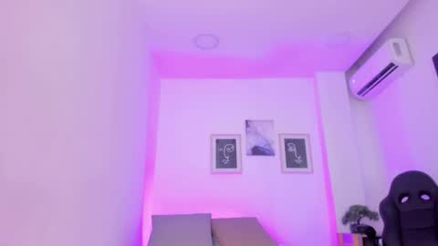 emelie_89 online show from 31, 12, 2024