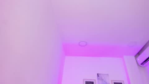 emelie_89 online show from 6, 1, 2025