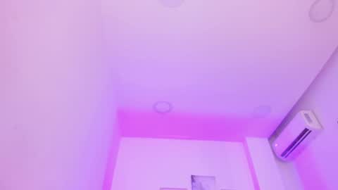 emelie_89 online show from 12, 1, 2025