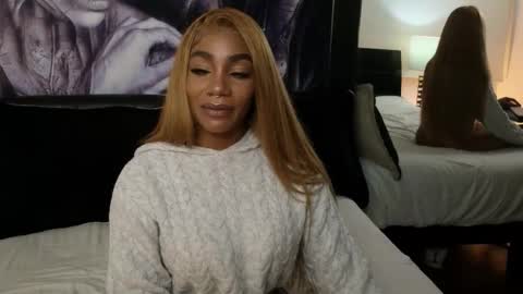 Snapshot of emely_brandon_ chatting on 17, 12, 2025 anyelii online show from 17, 12, 2025