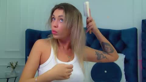 Snapshot of emelylawrences chatting on 20, 10, 2025 emelylawrences online show from 20, 10, 2025