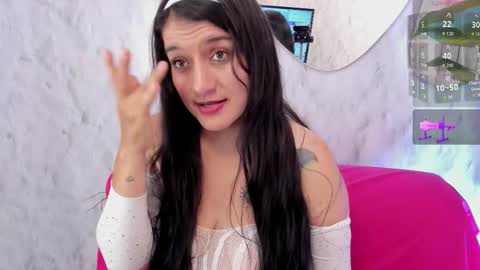 Snapshot of emelyross_ chatting on 13, 11, 2025 emely ross online show from 13, 11, 2025