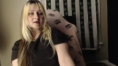 Snapshot of emeraldstrawberri chatting on 7, 1, 2026 emeraldstrawberri online show from 7, 1, 2026