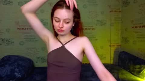 Snapshot of emi_less chatting on 7, 2, 2026 Emi online show from 7, 2, 2026