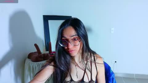 Emmily Roberts online show from 17, 10, 2025