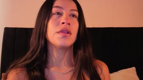 Emilia Gomez online show from 10, 11, 2025