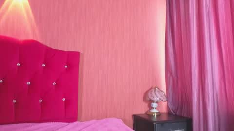 Emilia Gomez online show from 4, 12, 2025