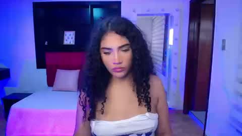Emily Smith online show from 9, 9, 2025