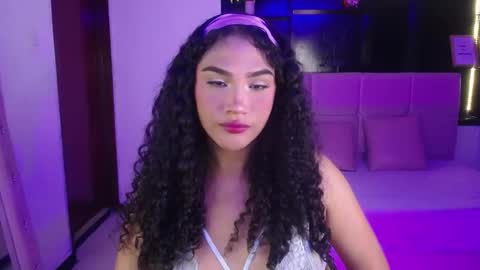 Emily Smith online show from 27, 9, 2025