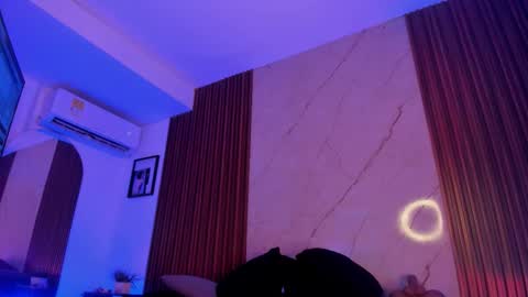   online show from 14, 10, 2025