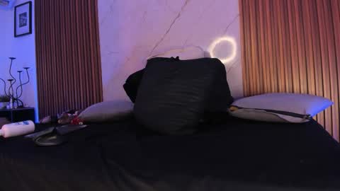   online show from 20, 12, 2025