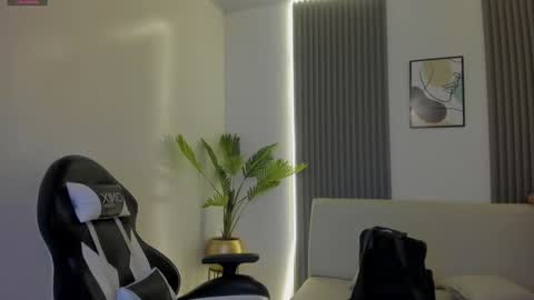    online show from 15, 1, 2025